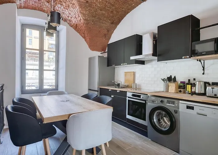 Superbe Appartement Au Coeur Du Vieux Nice !